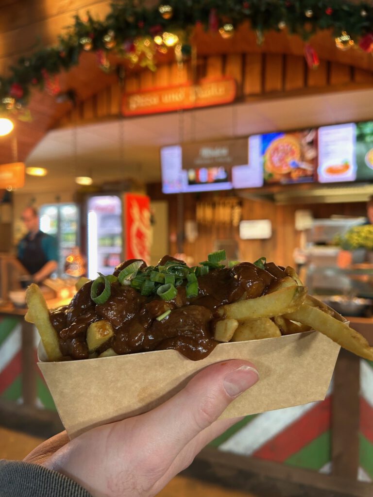 Pretparkhopper toverland winter feelings loaded fries stoofvlees
